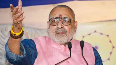 गिरिराज सिंह ने कांग्रेस पर हमला, कहा- देश में अभी भी ‘टुकड़े-टुकड़े गैंग’ के लोग पाकिस्तान की भाषा बोल रहे