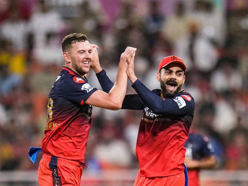 ऑस्ट्रेलियाई गेंदबाज ने खुद बताया कारण- WTC Final से पहले IPL क्यों खेल रहे हैं जोश हेजलवुड? ऑस्ट्रेलियाई गेंदबाज ने खुद बताया कारण- WTC Final से पहले IPL क्यों खेल रहे हैं जोश हेजलवुड?