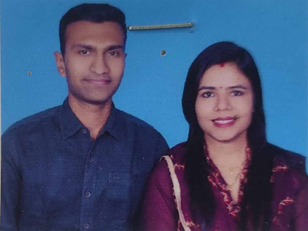 युद्ध की आशंका के बीच सेना ने सभी अफसरों की छुट्टियां रद्द, ड्यूटी पर लौट रहा था जवान, रास्ते में ही पत्नी की मौत युद्ध की आशंका के बीच सेना ने सभी अफसरों की छुट्टियां रद्द, ड्यूटी पर लौट रहा था जवान, रास्ते में ही पत्नी की मौत