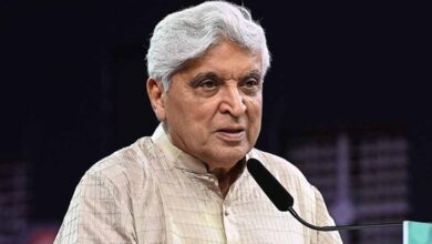 कोहली के टेस्ट संन्यास से हर क्रिकेट प्रेमी को निराशा, जावेद अख्तर, बोले- ‘आपमें अभी बहुत क्रिकेट बाकी है’