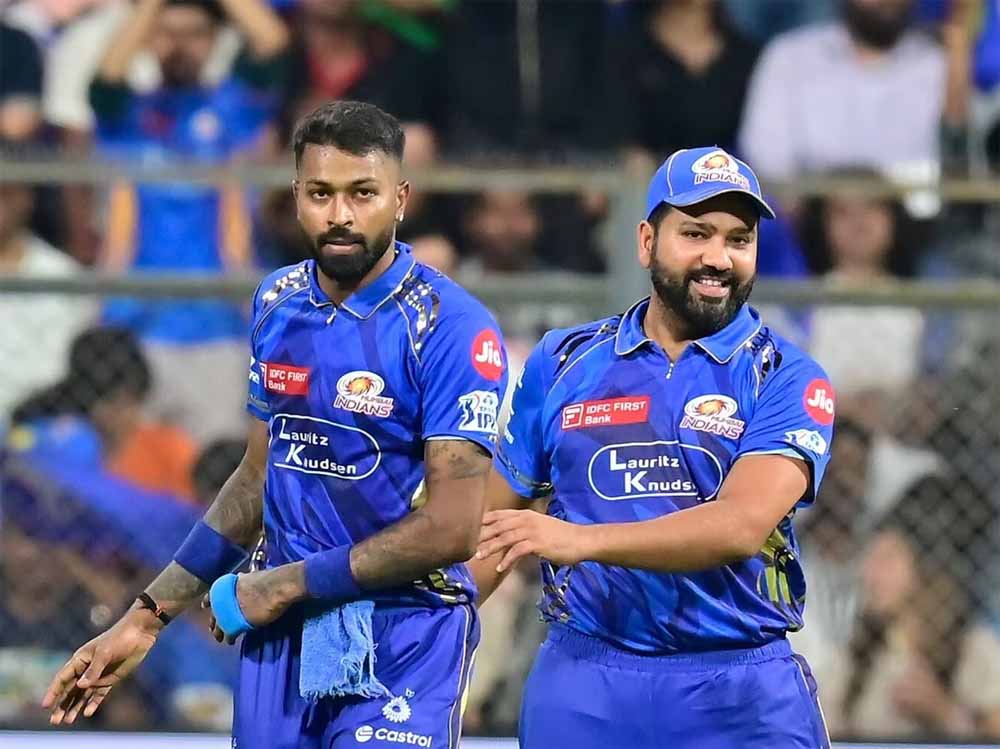 लीग स्टेज टॉप-2 में खत्म करने का मतलब अगले 2 मैच जीते तो IPL चैंपियन, क्या मुंबई इंडियंस कर पाएगी? लीग स्टेज टॉप-2 में खत्म करने का मतलब अगले 2 मैच जीते तो IPL चैंपियन, क्या मुंबई इंडियंस कर पाएगी?