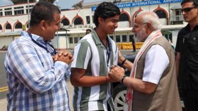 स्टार क्रिकेटर की हुई PM मोदी से मुलाकात, वैभव ने पैर छूकर ल‍िया आशीर्वाद