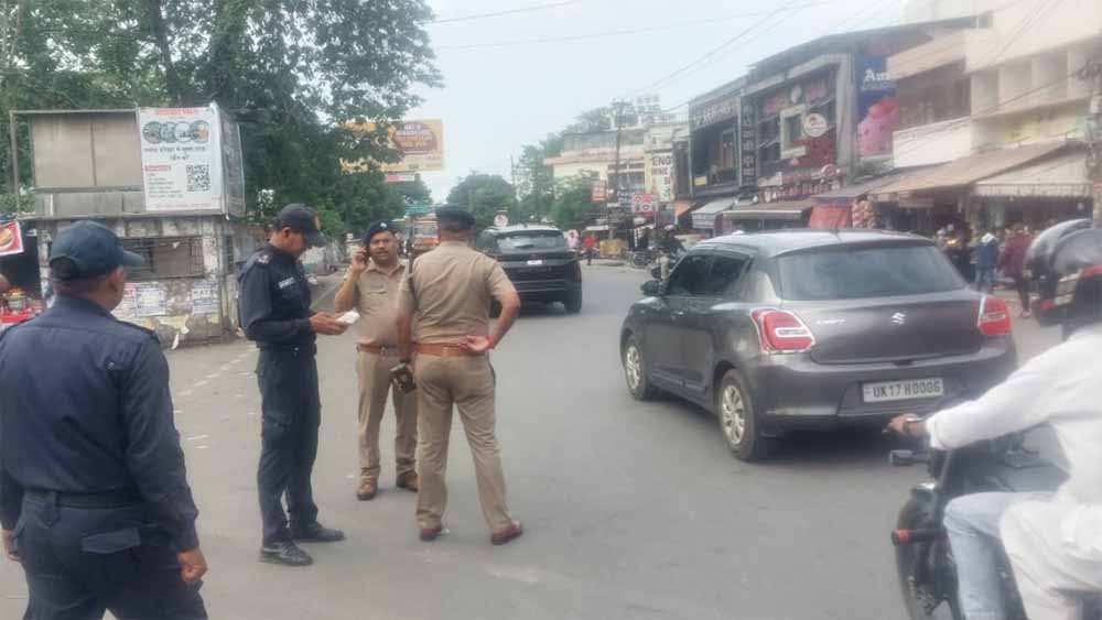 आतंकी ठिकानों पर हमले के बाद अब उत्तराखंड के चारधामों में सुरक्षा बढ़ाई, केदारनाथ में ITBP तैनात आतंकी ठिकानों पर हमले के बाद अब उत्तराखंड के चारधामों में सुरक्षा बढ़ाई, केदारनाथ में ITBP तैनात