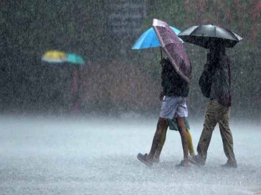 यूपी समेत पूरे उत्तर भारत में भीषण गर्मी, कई राज्यों में बारिश की भी खबर, अगले पांच से छह दिनों के बीच भारी बरसात यूपी समेत पूरे उत्तर भारत में भीषण गर्मी, कई राज्यों में बारिश की भी खबर, अगले पांच से छह दिनों के बीच भारी बरसात