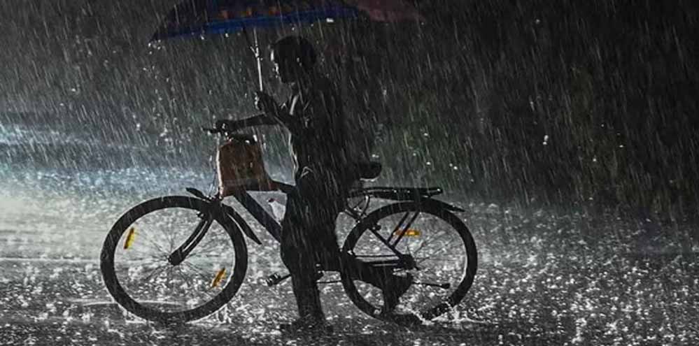 CG में अगले 5 तक के लिए ऑरेंज और यलो अलर्ट जारी, गरज-चमक के साथ बिजली और बारिश की संभावना CG में अगले 5 तक के लिए ऑरेंज और यलो अलर्ट जारी, गरज-चमक के साथ बिजली और बारिश की संभावना