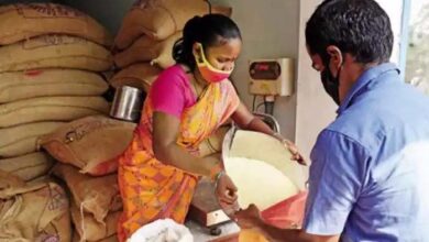 मध्य प्रदेश के सतना जिले में PDS मशीन में अंगूठा लगाकर राशन उठा रहे मृतक