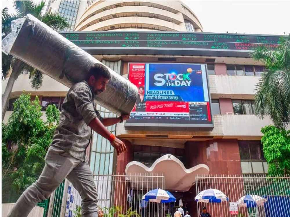 कोरोना की आहट से भारतीय शेयर बाजार में मचा हाहाकार, सेंसेक्स 873 अंक टूटकर हुआ बंद, निफ्टी भी धड़ाम कोरोना की आहट से भारतीय शेयर बाजार में मचा हाहाकार, सेंसेक्स 873 अंक टूटकर हुआ बंद, निफ्टी भी धड़ाम