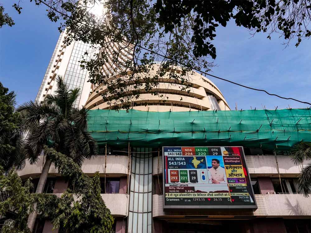 भारत-पाकिस्तान में तनातनी के बीच शेयर मार्केट में गिरावट, सेंसेक्स 207 अंक टूटकर 80,589 पर आ गया भारत-पाकिस्तान में तनातनी के बीच शेयर मार्केट में गिरावट, सेंसेक्स 207 अंक टूटकर 80,589 पर आ गया