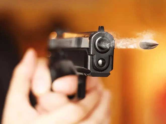 शादी समारोह के दौरान  हर्ष फायरिंग, डॉक्टर के बेटे को लगी गोली