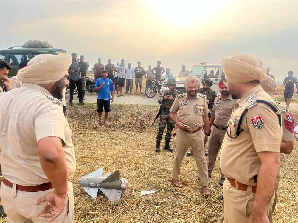 पाकिस्तान सुबह से भारत में हमले की कोशिश कर रहा, सिख परिवार के घर में गिरा पाकिस्तानी ड्रोन