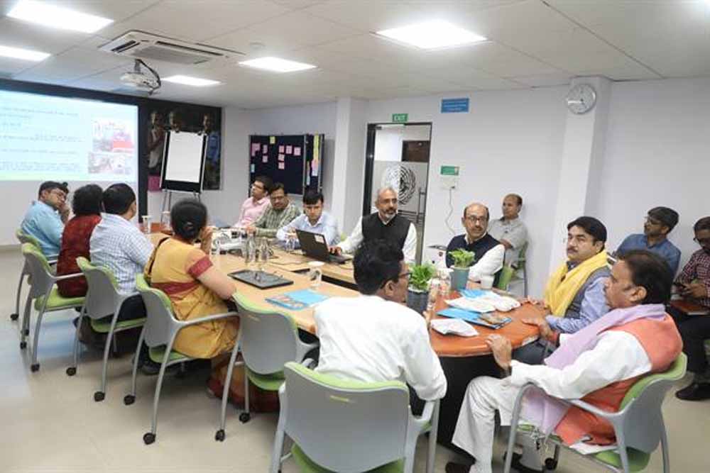 शत-प्रतिशत संस्थागत प्रसव और नियमित जांच सुनिश्चित करने के लिये जन-जागरूकता ज़रूरी : उप मुख्यमंत्री शुक्ल