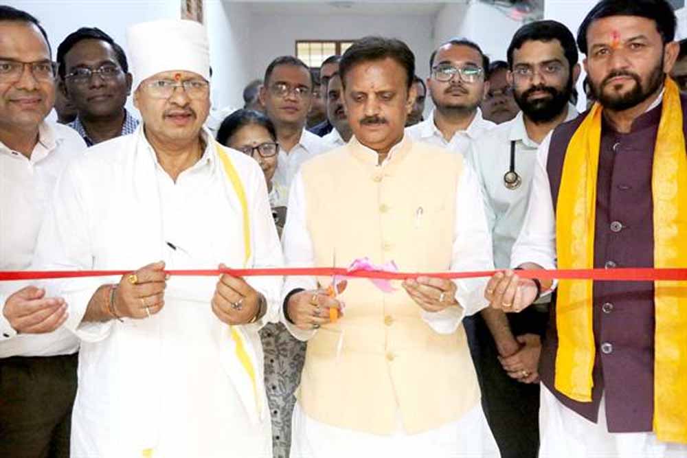 बीएमसी सागर में टेली मेडिसिन सेंटर का किया शुभारंभ, अब विशेषज्ञ डॉक्टरों से सीधे हो सकेगी बात बीएमसी सागर में टेली मेडिसिन सेंटर का किया शुभारंभ, अब विशेषज्ञ डॉक्टरों से सीधे हो सकेगी बात