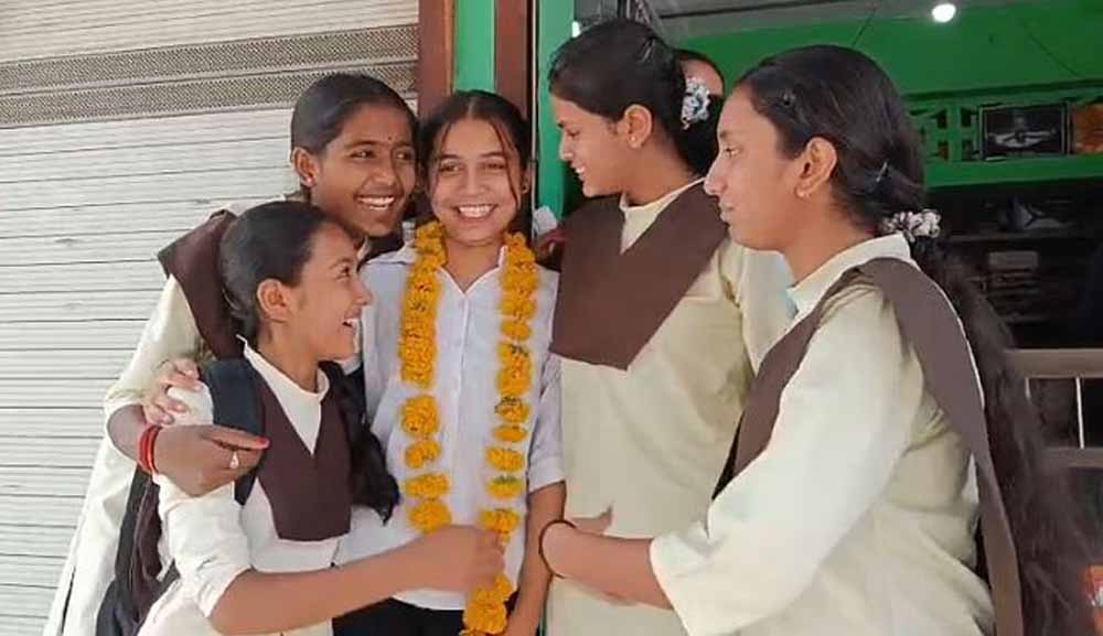 बोर्ड परिणाम जारी, उज्जैन की बेटी का कमाल, कक्षा 10वीं में प्रदेश की टॉप फाइव सूची में सुहानी का चौथा स्थान