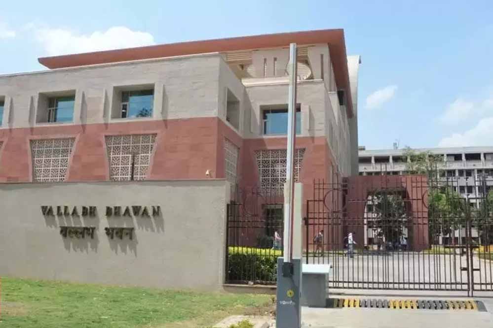 मध्य प्रदेश के 53 आईएएस अफसर ट्रेनिंग लेने जाएंगे मसूरी, CM कार्यालय के भी कुछ अफसर हैं इसमें शामिल मध्य प्रदेश के 53 आईएएस अफसर ट्रेनिंग लेने जाएंगे मसूरी, CM कार्यालय के भी कुछ अफसर हैं इसमें शामिल