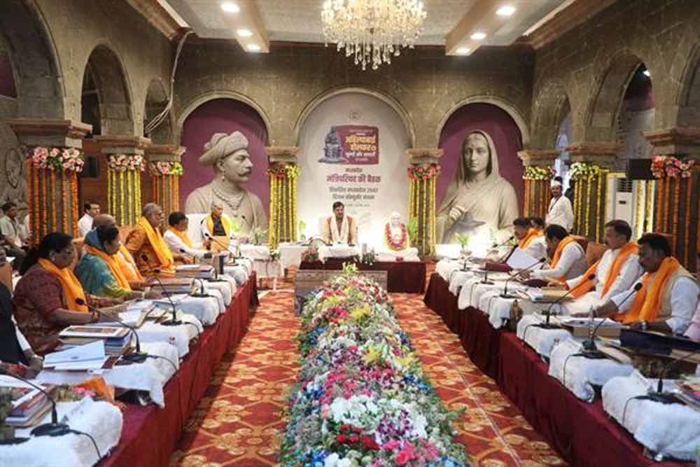 मंत्रि-परिषद की बैठक में 3 हजार 867 करोड़ रूपये की योजना और निर्माण कार्यों की स्वीकृति