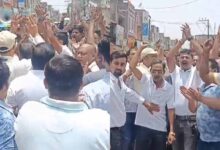 जीएसटी विभाग की लगातार छापामार कार्रवाई के खिलाफ सड़क पर उतरा  व्यापारी संघ