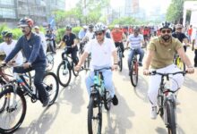 विश्व साइकिल दिवस पर मंत्री टंकराम वर्मा ने चलाई साइकिल