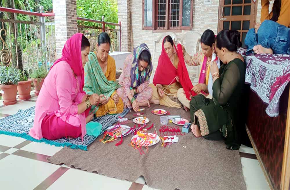 अपना खुद का उद्योग या व्यापार शुरू करने बिना ब्याज 5 लाख रुपये तक का लोन, जानें सरकार की इस योजना के बारे में अपना खुद का उद्योग या व्यापार शुरू करने बिना ब्याज 5 लाख रुपये तक का लोन, जानें सरकार की इस योजना के बारे में