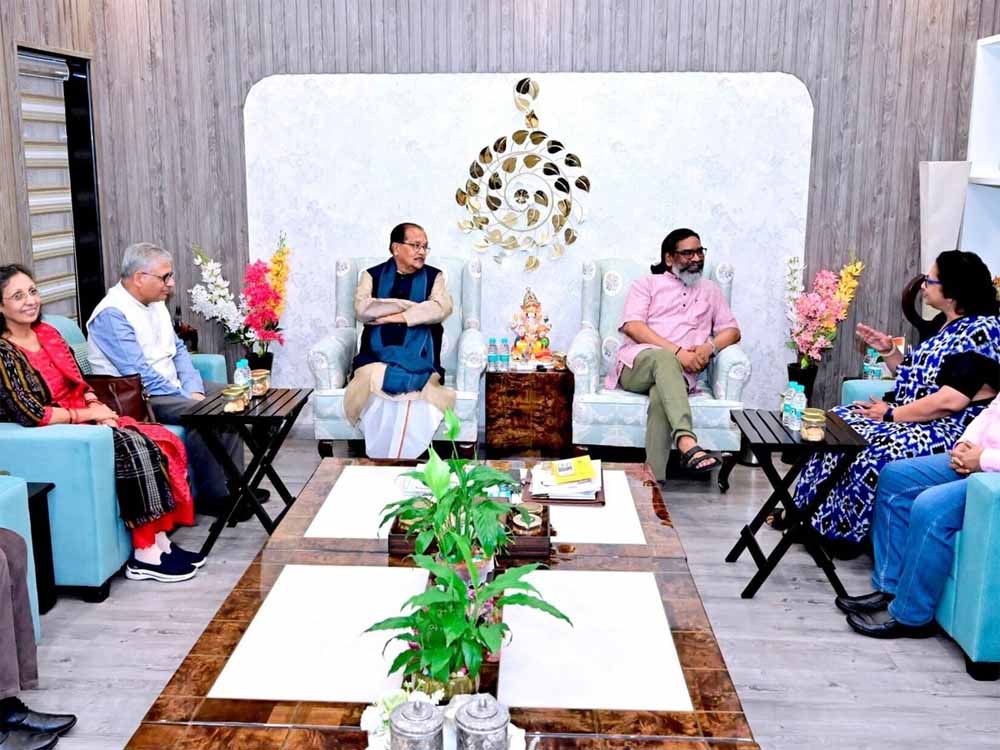 सोरेन सरकार प्रदेश के मजदूरों के लिए लाने जा रही चार नए कानून सोरेन सरकार प्रदेश के मजदूरों के लिए लाने जा रही चार नए कानून