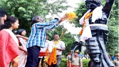 सीएम सोरेन ने बिरसा मुंडा की पुण्यतिथि पर उन्हें नमन कर दी श्रद्धांजलि