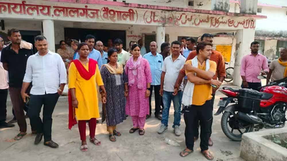 महिला BDO को 20 हजार रुपए रिश्वत लेते रंगेहाथ पकड़ा महिला BDO को 20 हजार रुपए रिश्वत लेते रंगेहाथ पकड़ा