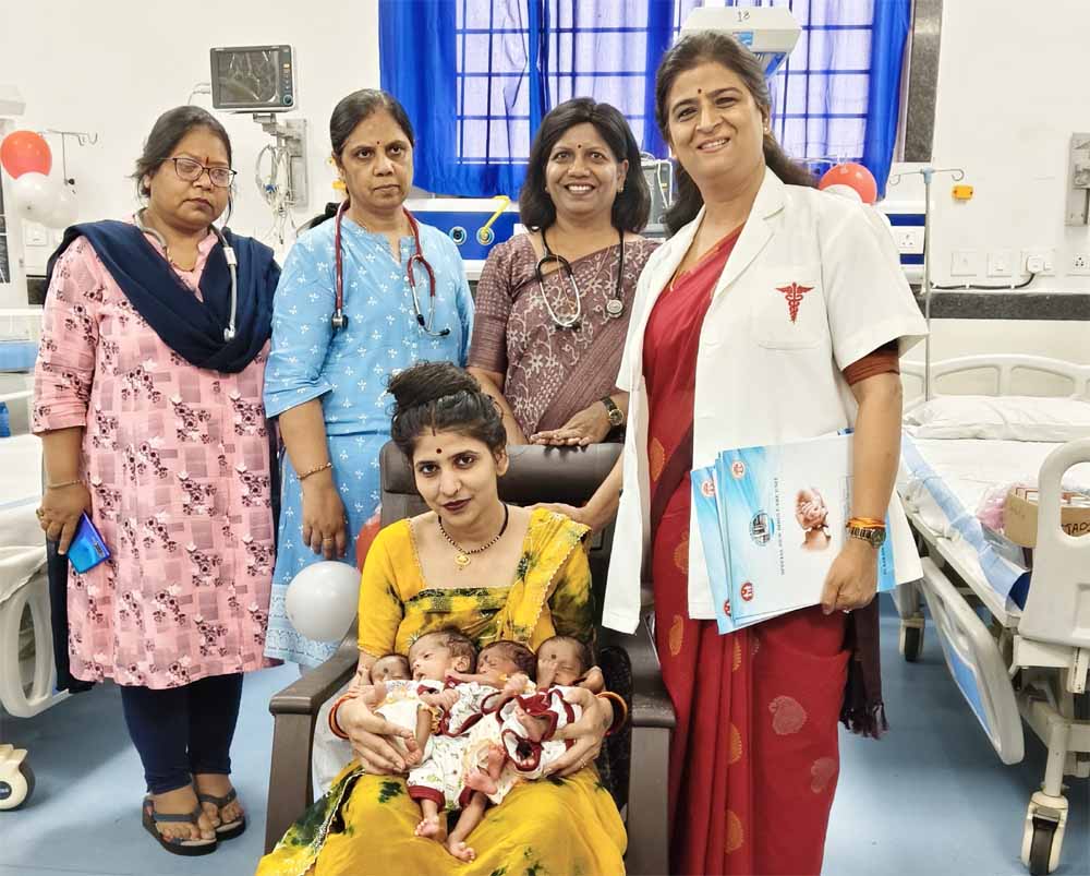 दो माह पूर्व जन्मे चारों प्रीमेच्योर शिशु पूरी तरह स्वस्थ, मां और शिशु डिस्चार्ज