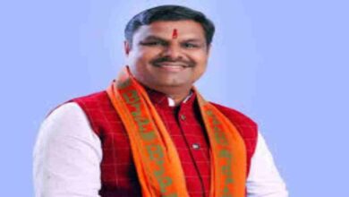 विधायक गजेंद्र यादव बैडमिंटन खेलते समय हो गए घायल