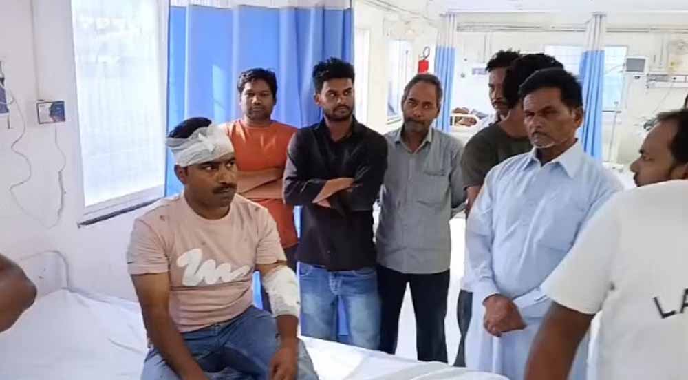 बेटी को कोचिंग छोड़कर घर लोट रहे शख्स को मारी गोली बेटी को कोचिंग छोड़कर घर लोट रहे शख्स को मारी गोली