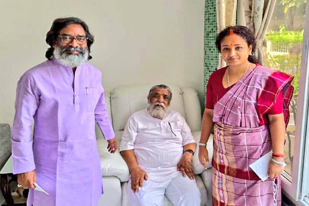 फादर्स डे पर कल्पना सोरेन व CM हेमंत ने पिता शिबू सोरेन के लिए किया भावुक पोस्ट फादर्स डे पर कल्पना सोरेन व CM हेमंत ने पिता शिबू सोरेन के लिए किया भावुक पोस्ट