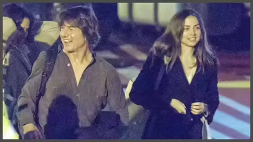 62 साल के टॉम क्रूज ने 25 साल छोटी गर्लफ्रेंड एना के साथ लंदन में किया डिनर डेट 62 साल के टॉम क्रूज ने 25 साल छोटी गर्लफ्रेंड एना के साथ लंदन में किया डिनर डेट