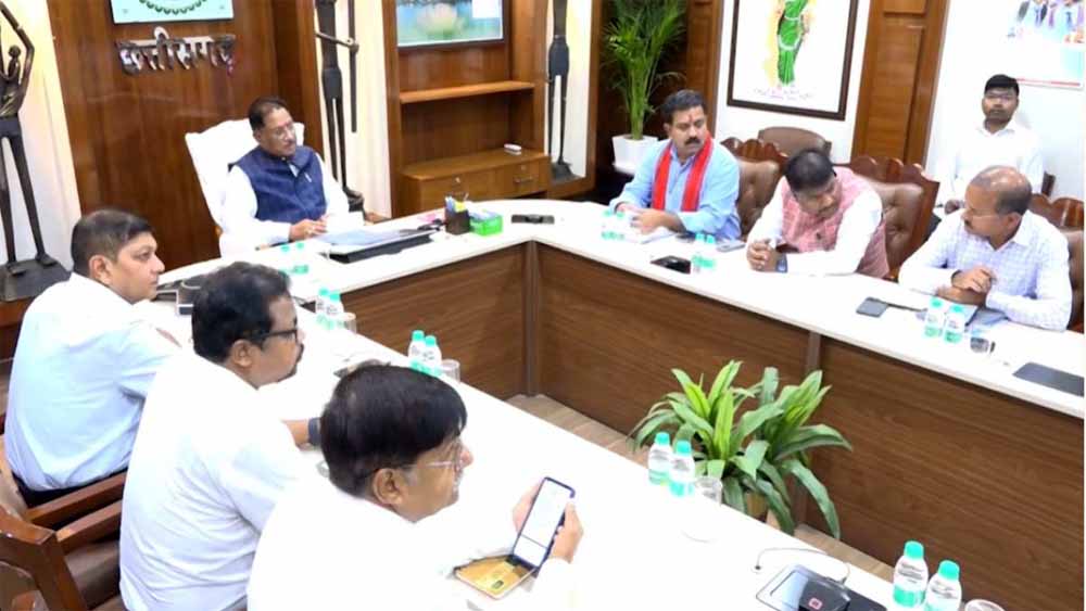 सीएम साय ने केंद्रीय गृह मंत्री के प्रवास को लेकर आज अधिकारियों की बैठक ली, तैयारियों को लेकर दिए निर्देश सीएम साय ने केंद्रीय गृह मंत्री के प्रवास को लेकर आज अधिकारियों की बैठक ली, तैयारियों को लेकर दिए निर्देश