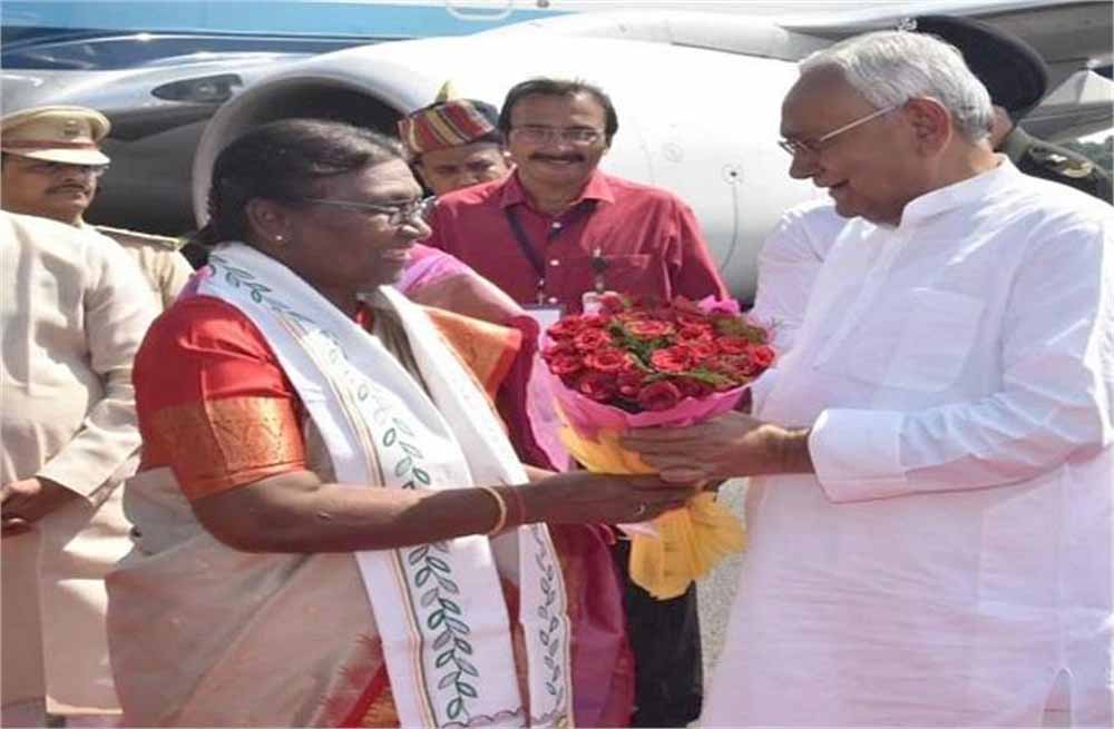 मुख्यमंत्री नीतीश कुमार ने राष्ट्रपति द्रौपदी मुर्मू को जन्मदिन पर दीं हार्दिक शुभकामनाएं मुख्यमंत्री नीतीश कुमार ने राष्ट्रपति द्रौपदी मुर्मू को जन्मदिन पर दीं हार्दिक शुभकामनाएं