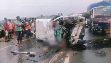 पश्चिम बंगाल में बोलेरो की ट्रेलर से टक्कर, झारखंड के 9 लोगों की मौत
