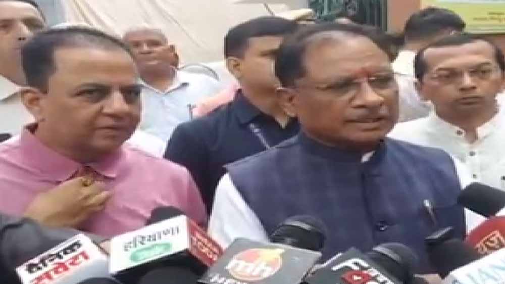 बीजेपी आज मना रही संविधान हत्या दिवस, इंदिरा गांधी ने आपातकाल लगाकर की थी संविधान की हत्या: सीएम साय बीजेपी आज मना रही संविधान हत्या दिवस, इंदिरा गांधी ने आपातकाल लगाकर की थी संविधान की हत्या: सीएम साय