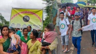 नियमितीकरण की मांग को लेकर फिर सड़क पर उतरे चतुर्थ वर्ग कर्मचारी, कोंडागांव से 300 किमी की पदयात्रा कर पहुंचेंगे राजधानी