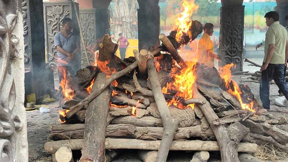 पंचतत्व में विलीन हुए प्रख्यात कवि पद्मश्री सुरेंद्र दुबे पंचतत्व में विलीन हुए प्रख्यात कवि पद्मश्री सुरेंद्र दुबे