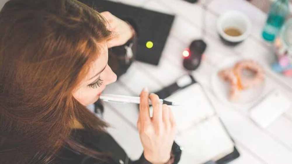 करियर से लंबा ब्रेक महिलाओं की मजबूरी, खुद को नई स्किल से करें अपडेट करियर से लंबा ब्रेक महिलाओं की मजबूरी, खुद को नई स्किल से करें अपडेट