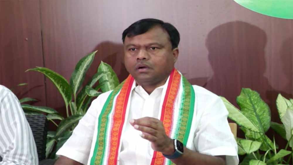 पीसीसी चीफ दीपक बैज ने पटवारी सुसाइड मामले में उच्च स्तरीय जांच की मांग की पीसीसी चीफ दीपक बैज ने पटवारी सुसाइड मामले में उच्च स्तरीय जांच की मांग की