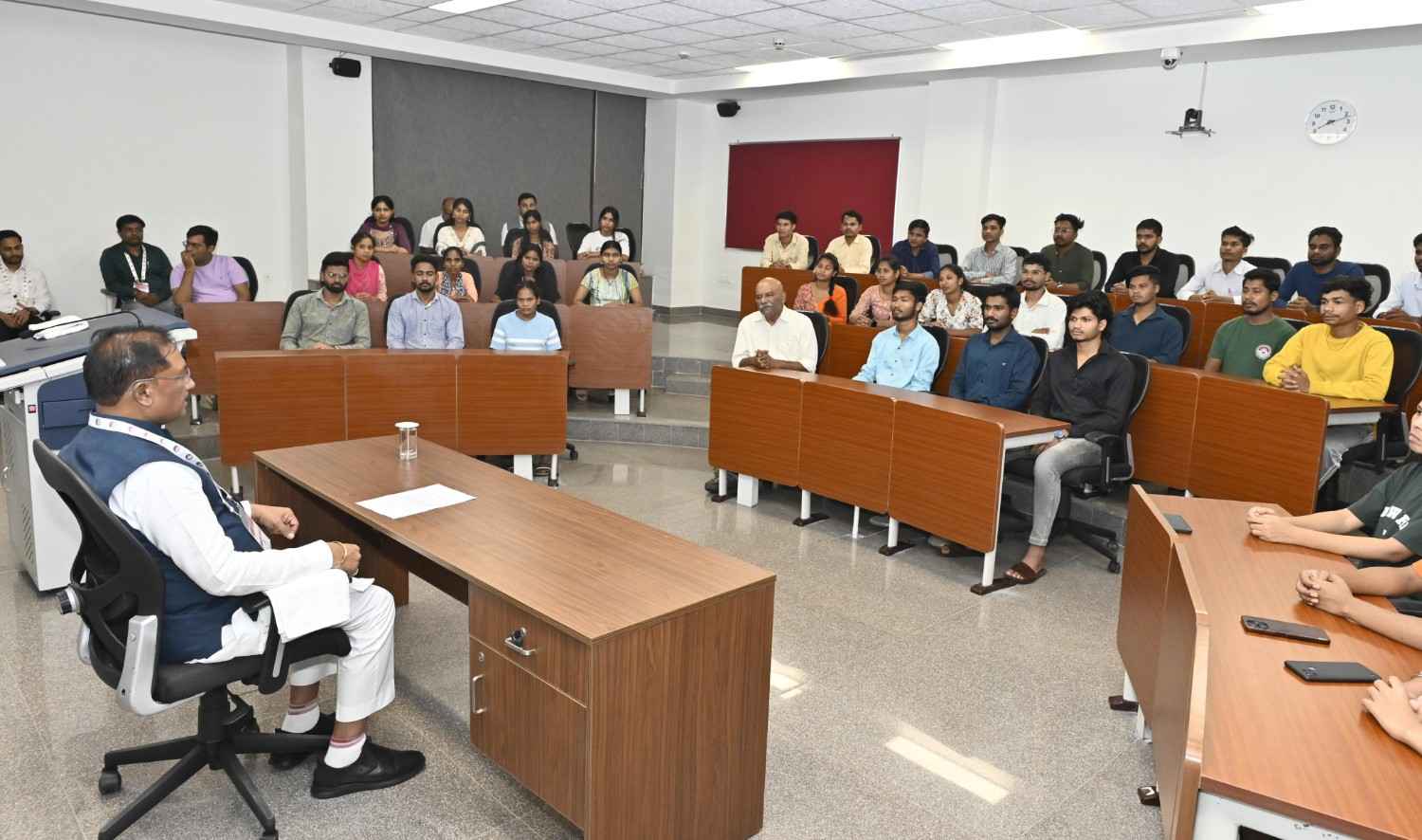 छत्तीसगढ़ में कृषि के साथ साथ उद्योगों के विकास के लिए है अनुकूल वातावरण : कैरियर निर्माण में अपनी क्षमता का बेहतर उपयोग करें युवा – मुख्यमंत्री छत्तीसगढ़ में कृषि के साथ साथ उद्योगों के विकास के लिए है अनुकूल वातावरण : कैरियर निर्माण में अपनी क्षमता का बेहतर उपयोग करें युवा – मुख्यमंत्री