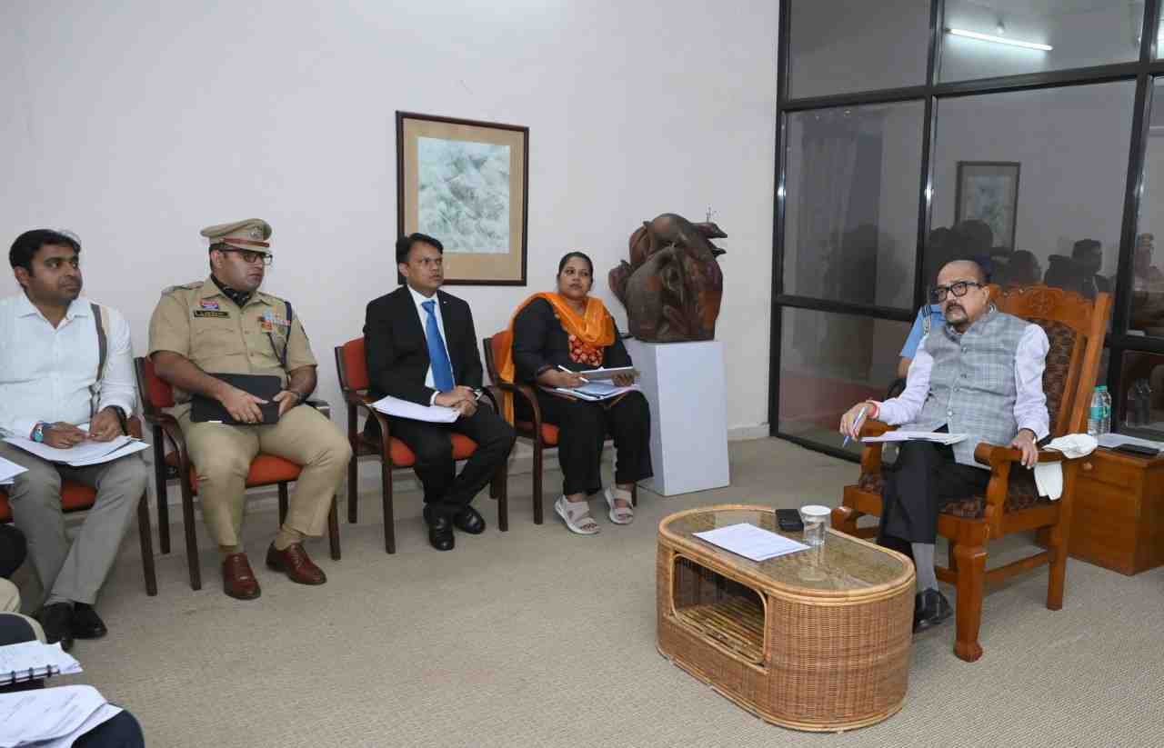 राज्यपाल ने खैरागढ़ जिले में गोद ग्राम सोनपुरी के विकास कार्यों का लिया जायजा राज्यपाल ने खैरागढ़ जिले में गोद ग्राम सोनपुरी के विकास कार्यों का लिया जायजा