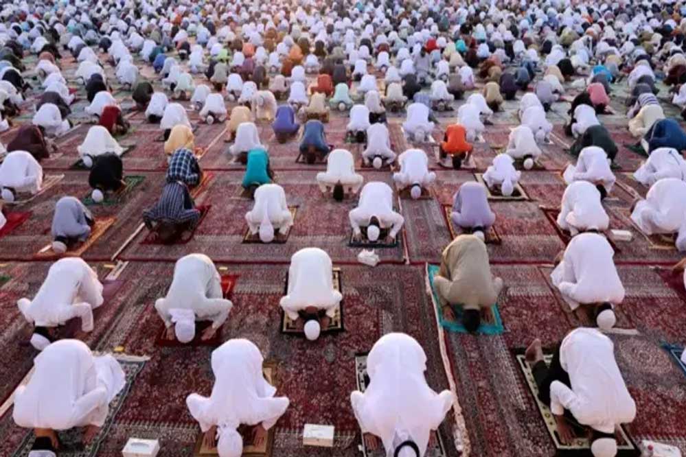 दुनिया में Islam का बोलबाला, 10 सालों में बंपर बढ़ी Muslim Population, पढ़ें कितनी बढ़ी हिंदुओं की संख्या दुनिया में Islam का बोलबाला, 10 सालों में बंपर बढ़ी Muslim Population, पढ़ें कितनी बढ़ी हिंदुओं की संख्या
