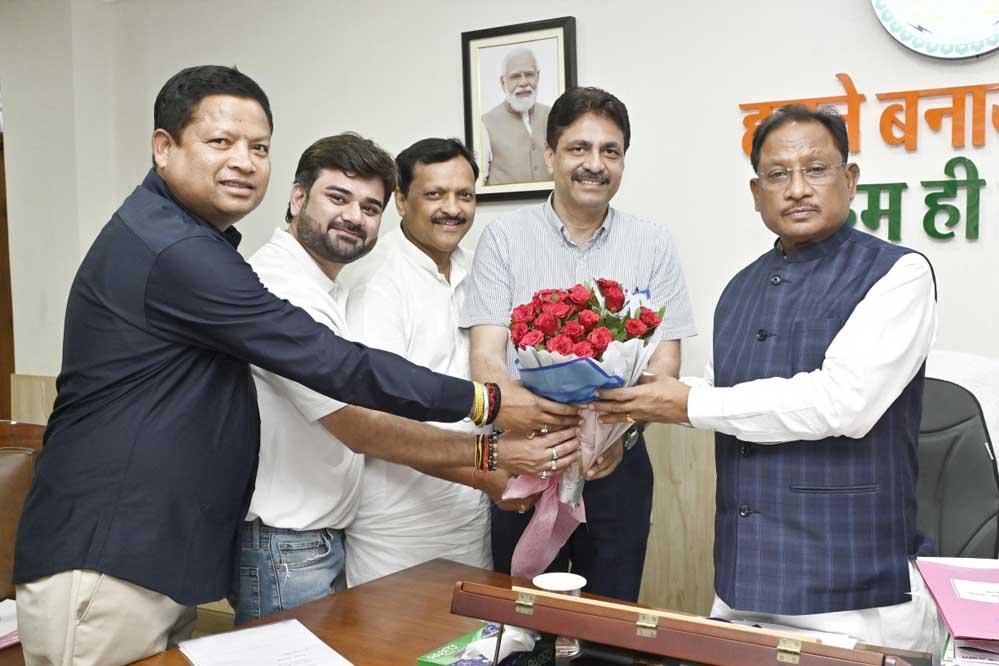 रायपुर : मुख्यमंत्री साय से छत्तीसगढ़ ओलम्पिक संघ के पदाधिकारियों ने की सौजन्य मुलाकात,ओलम्पिक दिवस आयोजन हेतु किया आमंत्रित रायपुर : मुख्यमंत्री साय से छत्तीसगढ़ ओलम्पिक संघ के पदाधिकारियों ने की सौजन्य मुलाकात,ओलम्पिक दिवस आयोजन हेतु किया आमंत्रित