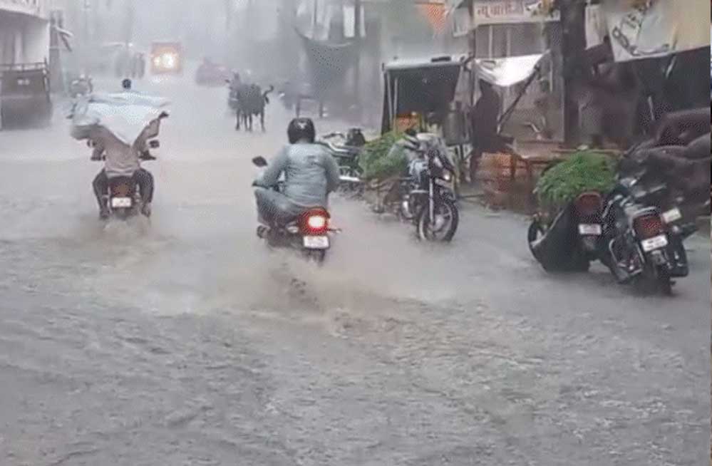 मंडला में रातभर में 2 इंच बारिश, भोपाल में रिमझिम, ग्वालियर-जबलपुर समेत 32 जिलों में आंधी चलेगी मंडला में रातभर में 2 इंच बारिश, भोपाल में रिमझिम, ग्वालियर-जबलपुर समेत 32 जिलों में आंधी चलेगी