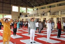 शरीर और मन को स्वस्थ रखने के लिए योग करें : स्कूल शिक्षा मंत्री सिंह