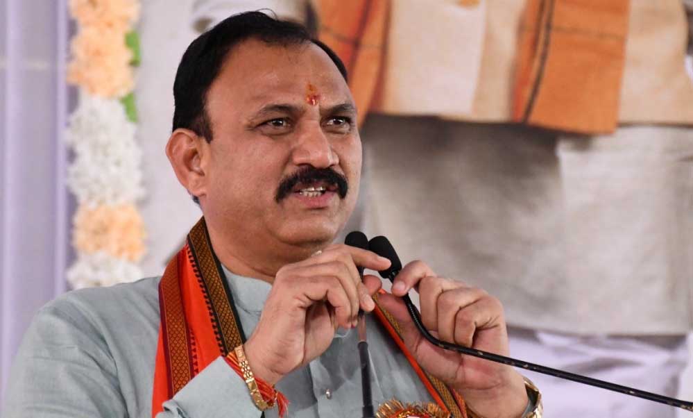 रायपुर : मेगा स्वास्थ्य शिविर में पहुंचे स्वास्थ्य मंत्री श्री श्यामबिहारी जायसवाल रायपुर : मेगा स्वास्थ्य शिविर में पहुंचे स्वास्थ्य मंत्री श्री श्यामबिहारी जायसवाल