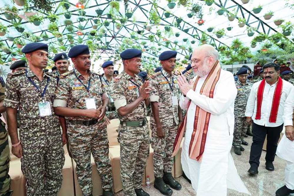 मंत्री अमित शाह ने आज छत्तीसगढ़ के नवा रायपुर में सुरक्षा बलों के जवानों के साथ संवाद किया मंत्री अमित शाह ने आज छत्तीसगढ़ के नवा रायपुर में सुरक्षा बलों के जवानों के साथ संवाद किया