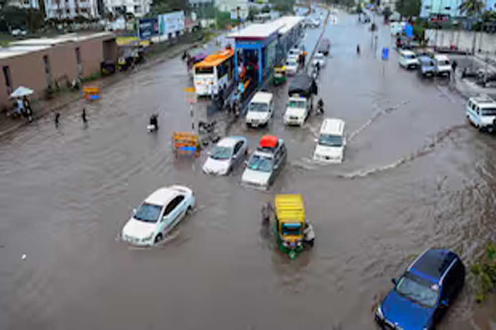 प्रदेश में भारी बारिश के बाद जिला प्रशासन अलर्ट, बाढ़ नियंत्रण कक्ष Bhopal में, CS ने अलर्ट रहने के दिए निर्देश प्रदेश में भारी बारिश के बाद जिला प्रशासन अलर्ट, बाढ़ नियंत्रण कक्ष Bhopal में, CS ने अलर्ट रहने के दिए निर्देश