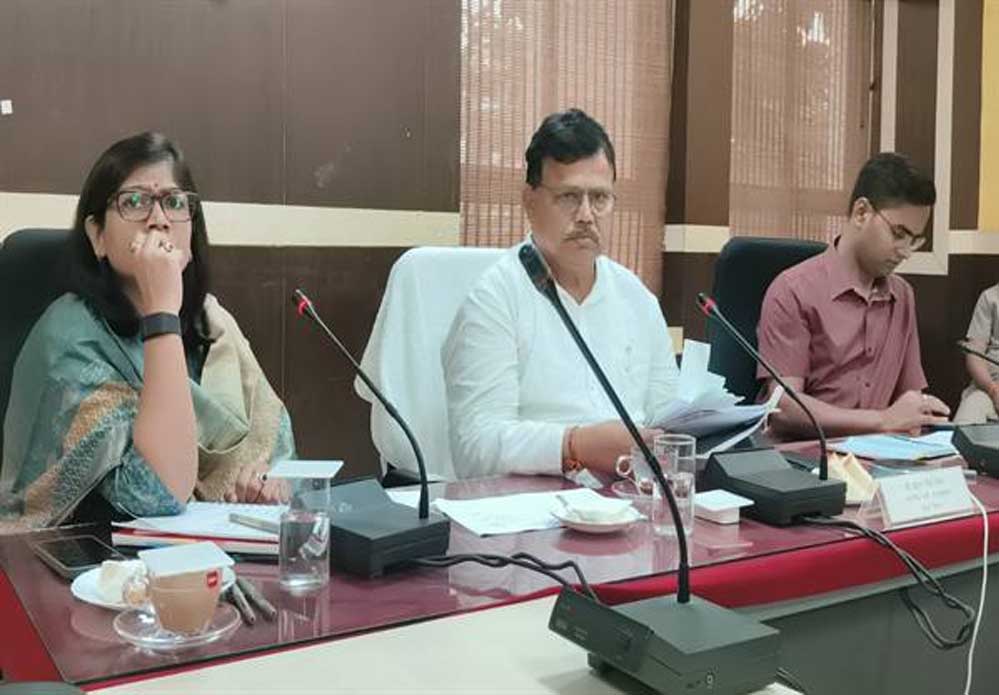सर्वोच्च प्राथमिकता देकर कराएँ जल भराव वाले क्षेत्रों से पानी की निकासी : मंत्री तोमर सर्वोच्च प्राथमिकता देकर कराएँ जल भराव वाले क्षेत्रों से पानी की निकासी : मंत्री तोमर