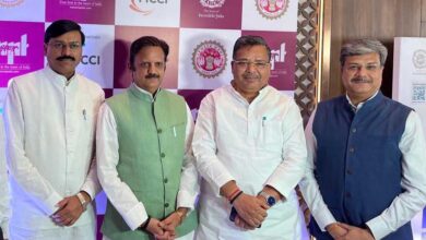 पर्यटन मंत्री श्री धर्मेंन्द्र लोधी ने प्रदेश की पर्य़टन विशेषताओं से कराया अवगत