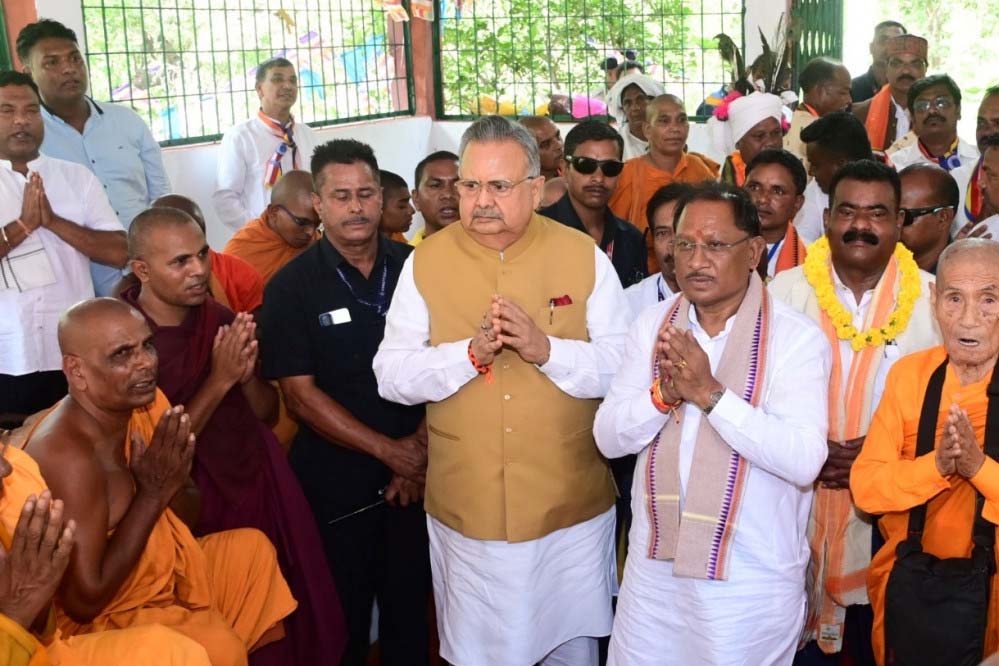 मुख्यमंत्री विष्णुदेव साय ने भगवान गौतम बुद्ध की पूजा-अर्चना कर प्रदेश की जनता की सुख-समृद्धि एवं खुशहाली की कामना